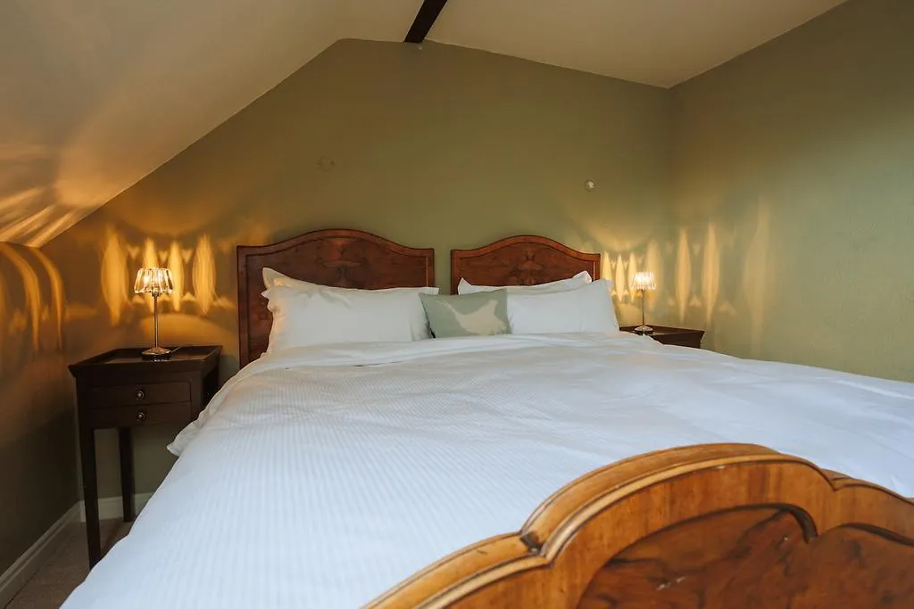 서스크 Fantinos B&B 3*,  영국