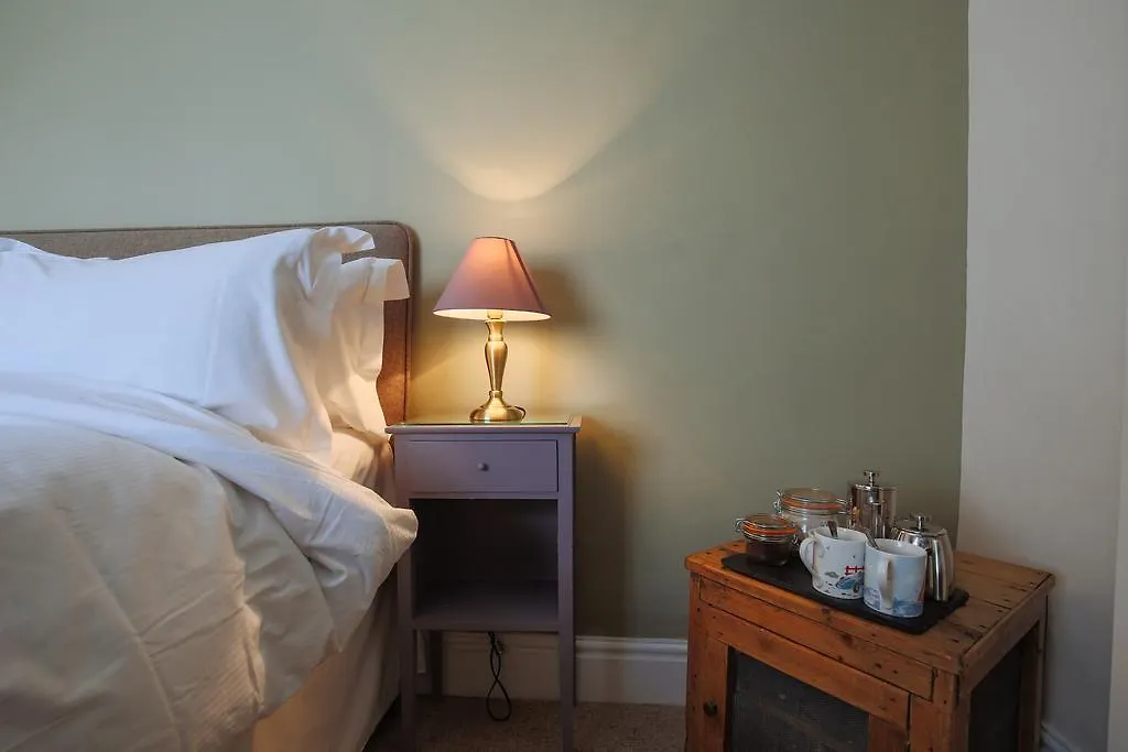 ***  서스크 Fantinos B&B 영국