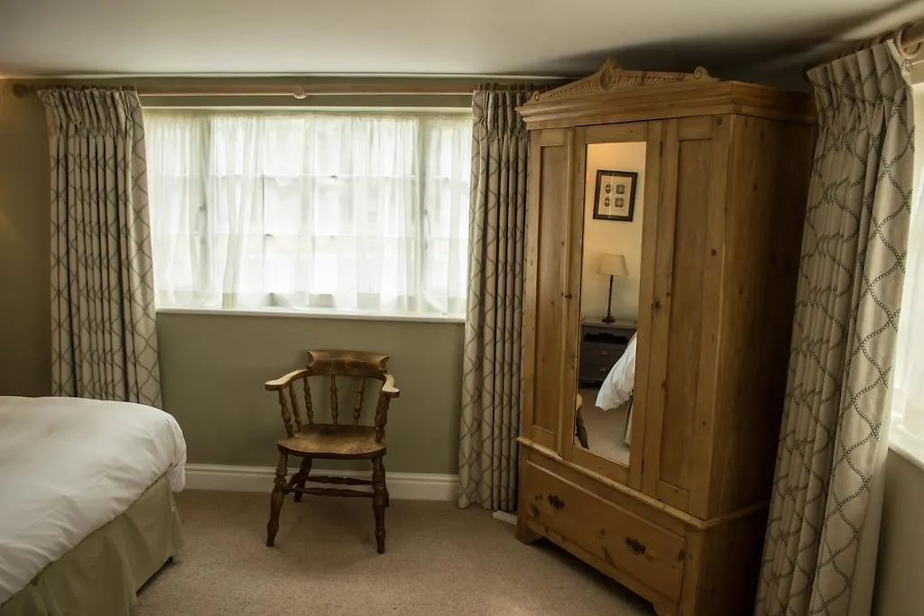 서스크 Fantinos B&B 3*,  영국