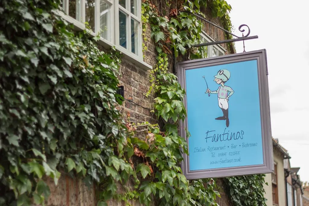 ***  서스크 Fantinos B&B 영국